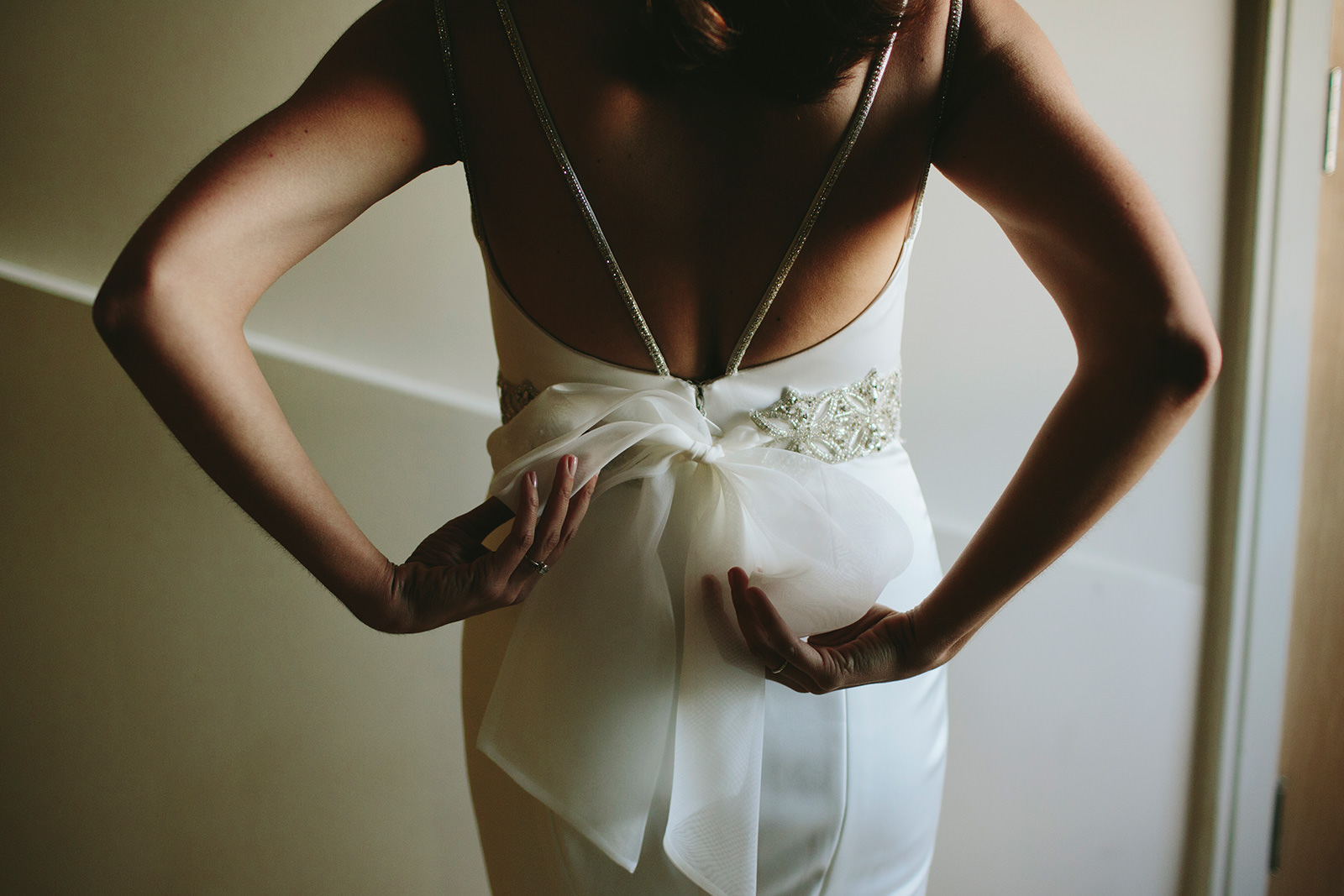 wedding dresses with a bow