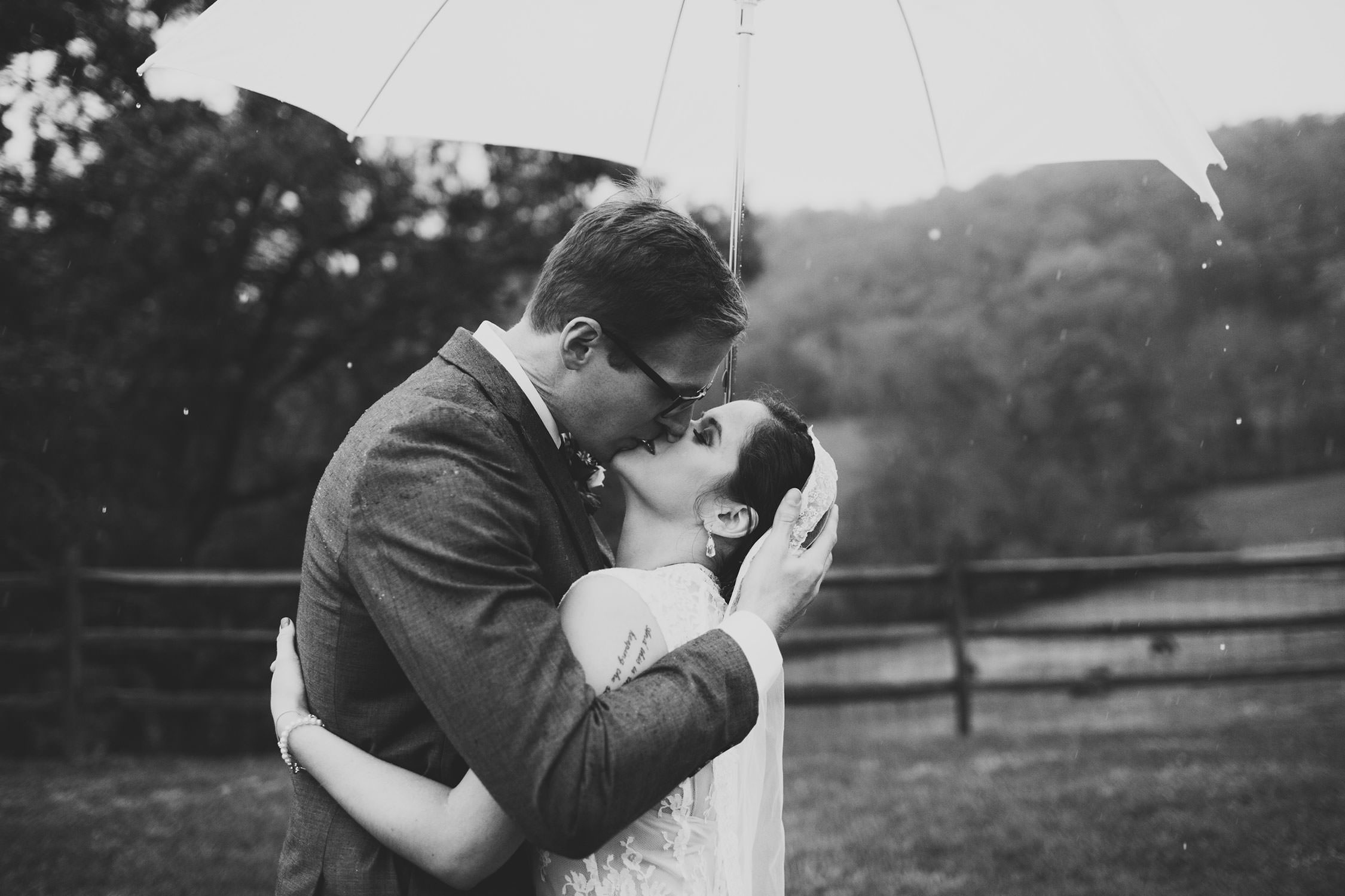 claxton-farm-rainy-wedding-photos