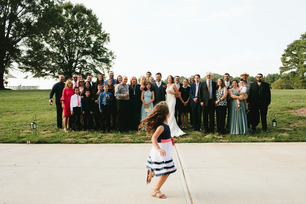 unique group photos wedding